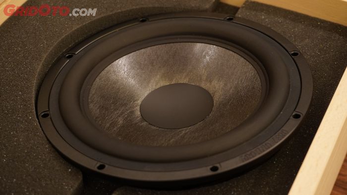 Speaker Midbass Ground Zero Ultra (GZ Ultra K-165) dengan Conus Carbon-fleece