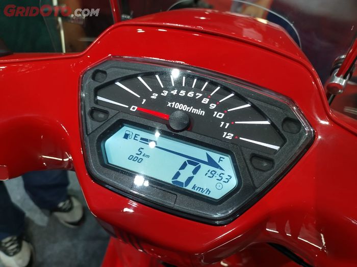 Panel instrumen W Moto Greta 150 pakai kombinasi analog dan LCD digital