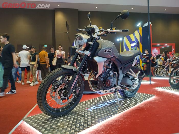 Hunter Scrambler 500 yang jadi motor uji SIM juga ikut dipajang