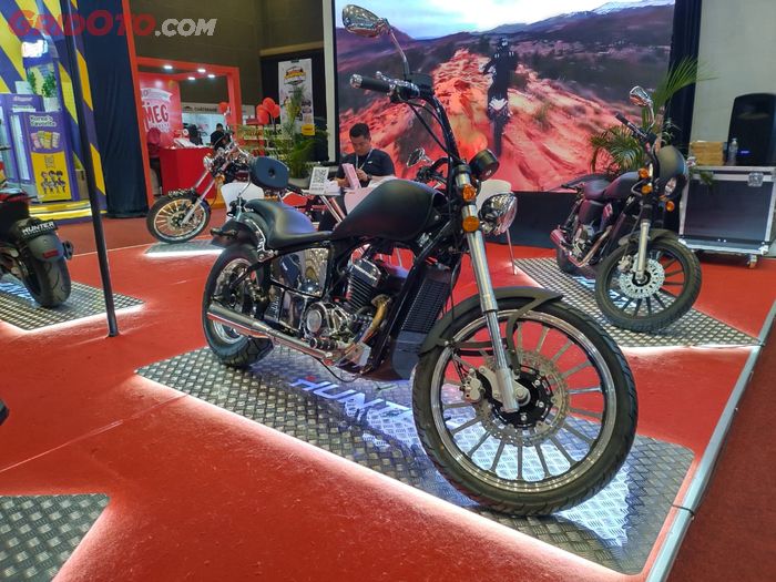 Hunter Motorcycles Diablo 400 punya basic yang sama dengan Outlaw tapi beda di setang dan suspensi depan