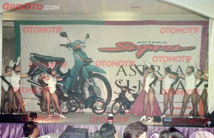 Suasana peluncuran Honda Supra di Indonesia pada tahun 1997