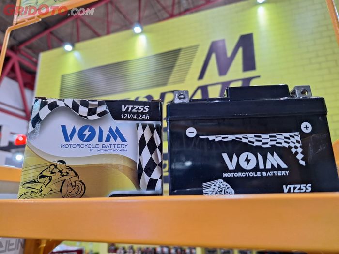Aki motor kering Voim VTZ5S dijual paling murah, yaitu Rp 100 ribuan saja 