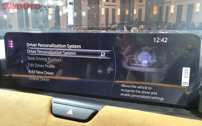 Fitur Driver Personalization System pada head unit Mazda CX-60.