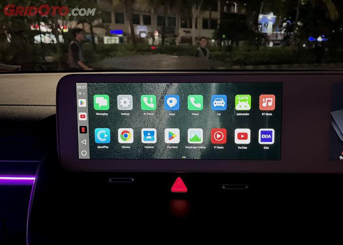 Tampilan head unit Hyundai IONIQ 5 yang sudah dipasang Android Box MobileTech.