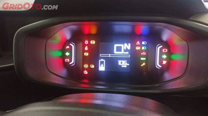 Panel instrumen Citro&euml;n &euml;-C3 ada tambahan indikator Ready