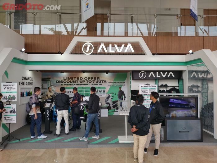 Alva dapat ditemui di GIIAS 2023 meskipun boothnya lebih sederhana dibandingkan tahun lalu