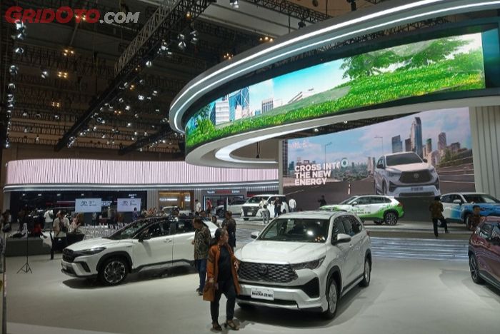 Booth Toyota di GIIAS 2023