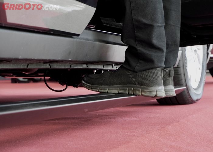 Footstep elektrik yang bisa menopang bobot hingga 250 kg.