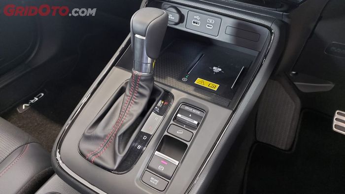 Transmisi Honda CR-V menggunakan e-CVT dengan dual clutch.