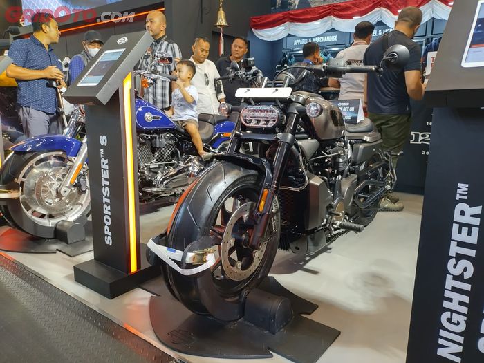 Harley-Davidson Sportster S menggunakan mesin baru Revolution Max