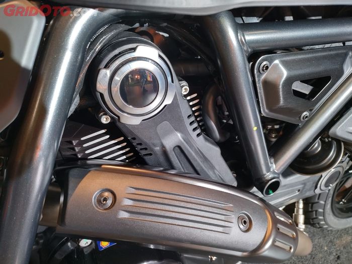Cover timing belt Ducati Scrambler terbaru menggunakan bahan plastik