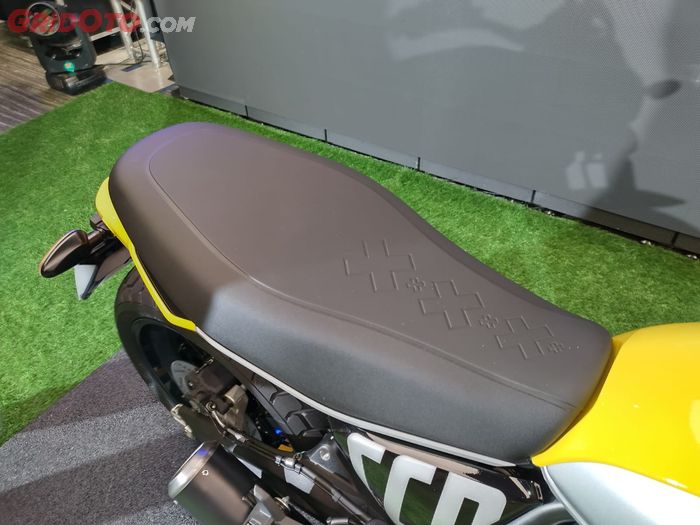 Jok Ducati Scrambler Icon terbaru lebih ramping dan meruncing
