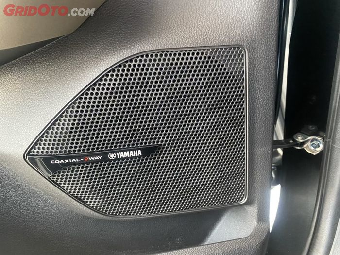 Speaker 2-way coaxial Yamaha dilengkapi dengan sound insulation dan sound absortion yang mumpuni.