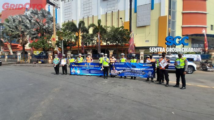 Operasi Zebra Jaya 2023 Polres Metro Bekasi di TL SGC Kab Bekasi
