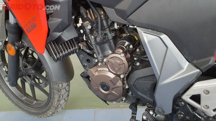 Oil cooler Suzuki V-Strom 250SX, simpel tapi bikin adem