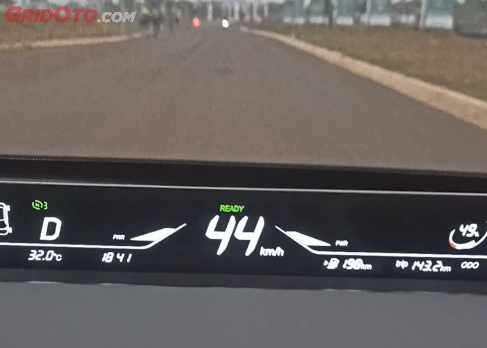 Power Meter Indicator di mobil listrik Neta V gunakan sistem bar