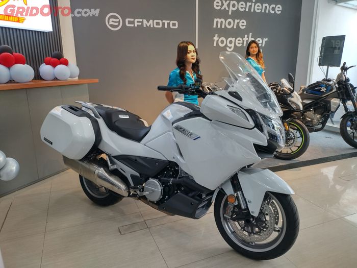 CFMoto 1250TR-G jadi motor grand touring dengan mesin V-Twin