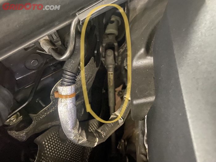 Perhatikan bagian steering rack pada BMW 320i F30, cukup sering bermasalah tapi sudah ada repair kit-nya.