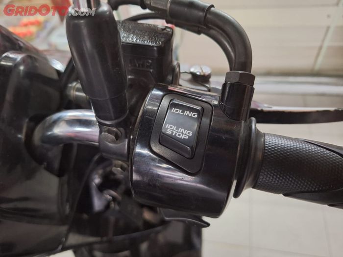 Bukan sekadar pajangan, ini cara pakai dan manfaat Idling Stop System 