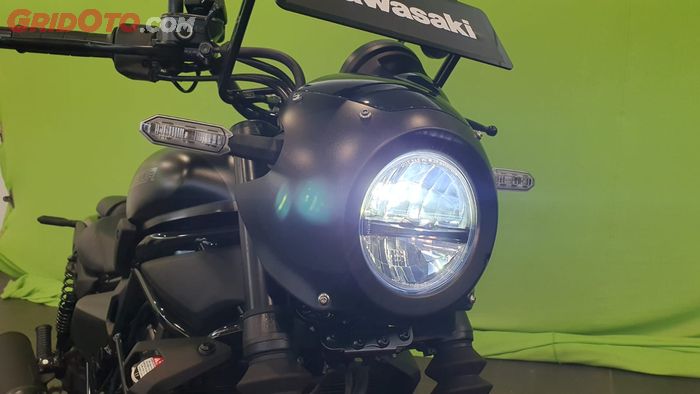 Kawasaki Eliminator mengusung lampu utama bulat dan sudah LED