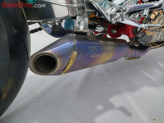Honda CBR250RR Juara HMC 2023 pakai knalpot custom underbelly agar tidak menutupi pelek belakang