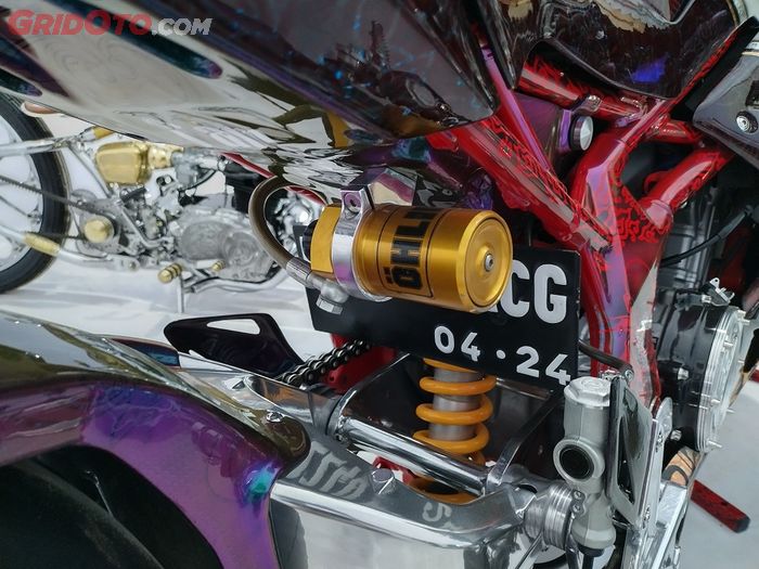 Suspensi belakang Ohlins dipasang pada single swingarm di Honda CBR250RR Juara HMC 2023