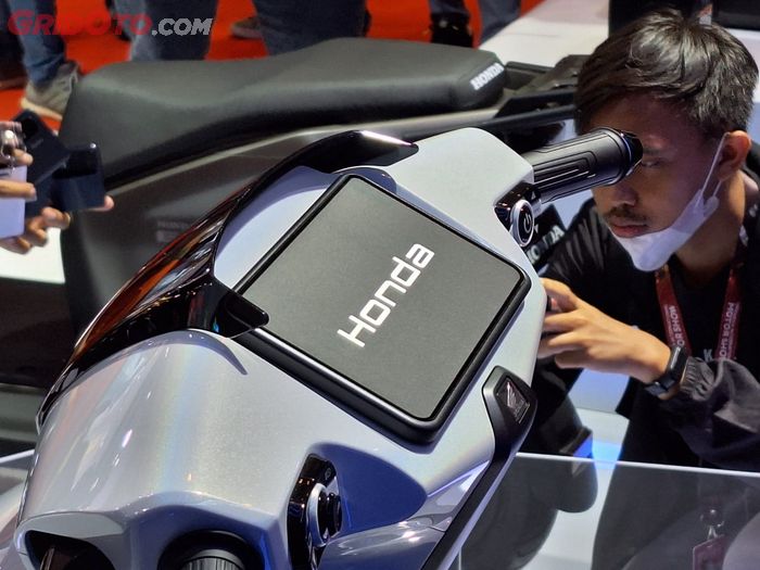 Honda SC e: Concept punya speedometer digital dengan raya yang lebih lebar.