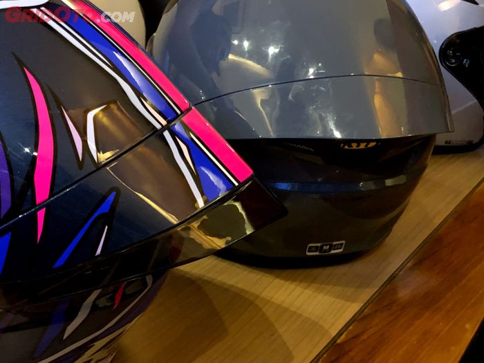 spoiler KYT TT-R Jet dilengkapi  model knock down