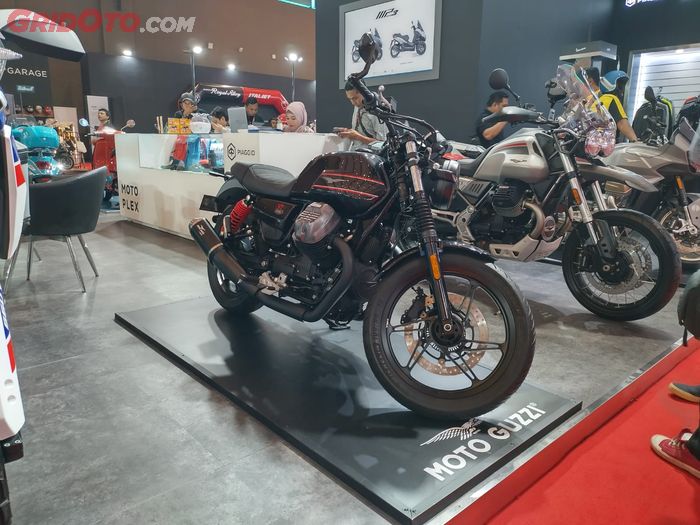 Moto Guzzi V7 Stone kena potongan harga Rp 150 juta