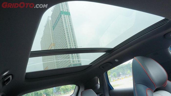 Mobil listrik BYD Atto 3 dilengkapi fitur panoramic sunroof