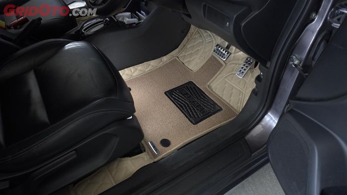 Ilustrasi karpet mobil bekas