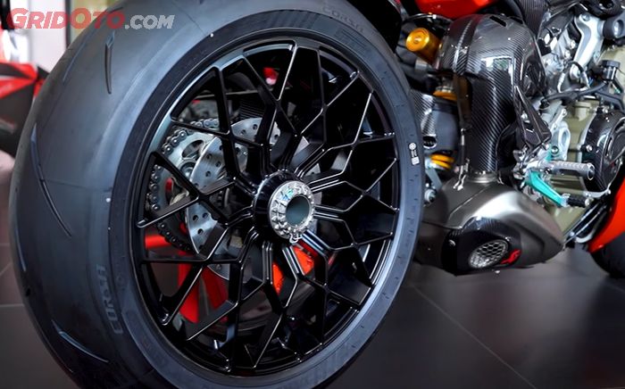 Ducati Streetfighter Lamborghini