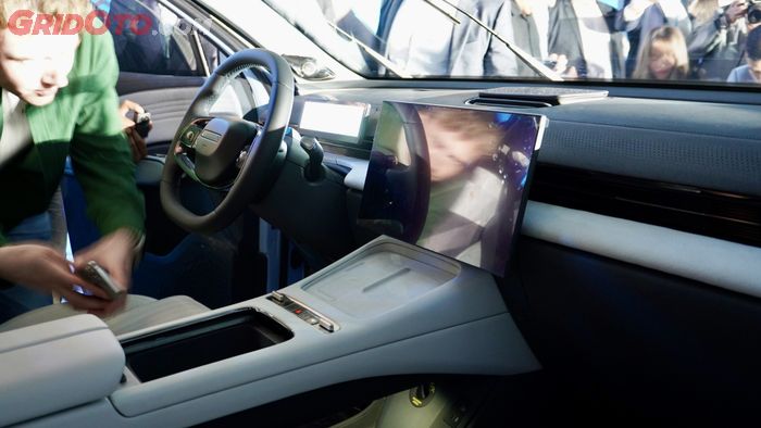 Desain interior Omoda 7 dengan tema gaming.