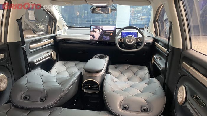 Interior Wuling Cloud EV berkesan seperti rumah.