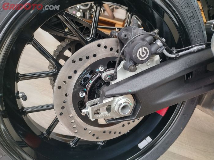 Rem belakang Ducati Scrambler cakram dengan kaliper Brembo 1 piston