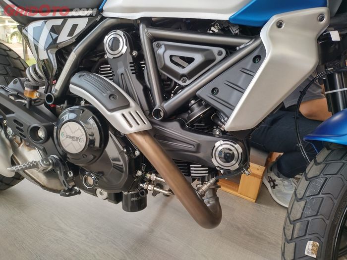 Mesin L-Twin 803 cc Ducati Scrambler terbilang irit bahan bakar