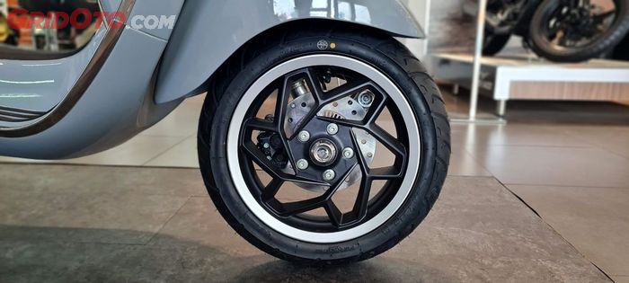 Velg Vespa Sprint 2024 tampak keren dengan desain barunya