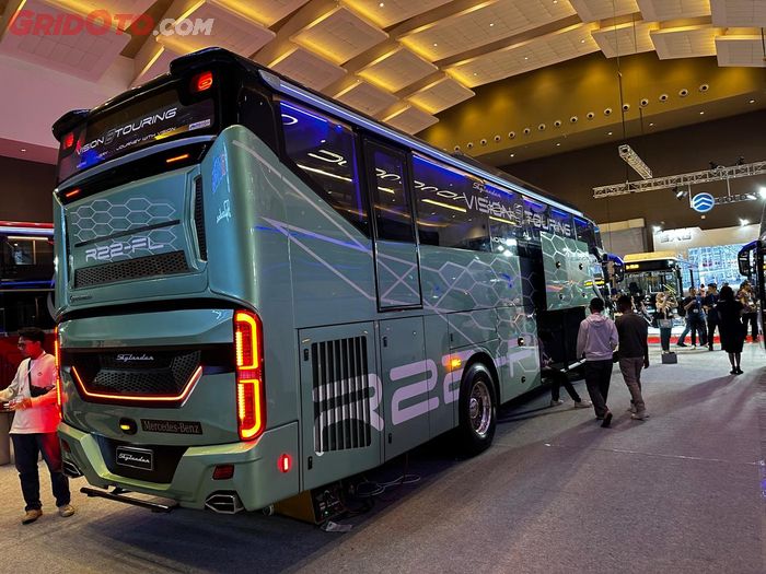 Peluncuran bus New Armada di Bus World 2024
