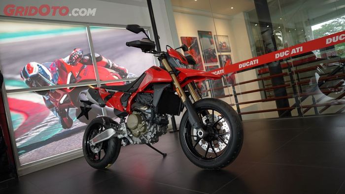 Sesuaikan budget untuk membeli moge kondisi baru atau seken