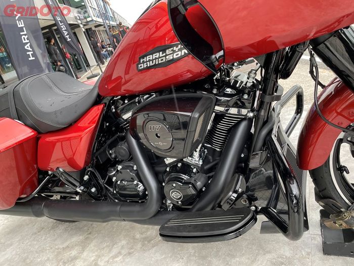 Road Glide dan Street Glide 2024 menggunakan New Milwaukee-Eight 117 V-twin yang lebih bertenaga