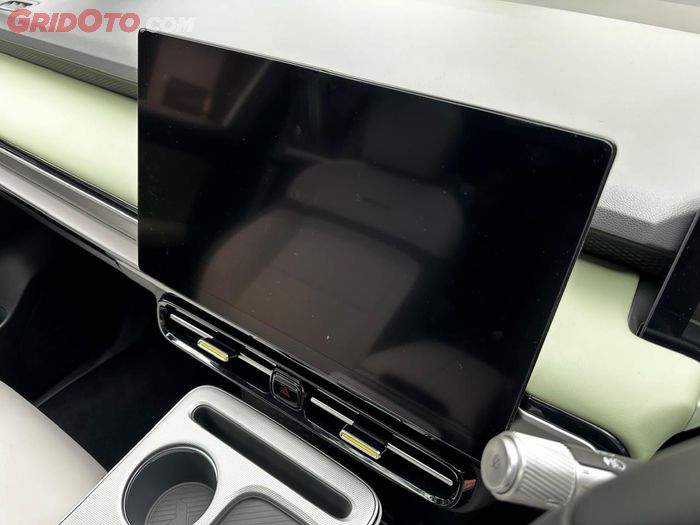 Layar infotainment GAC Aion Y Plus