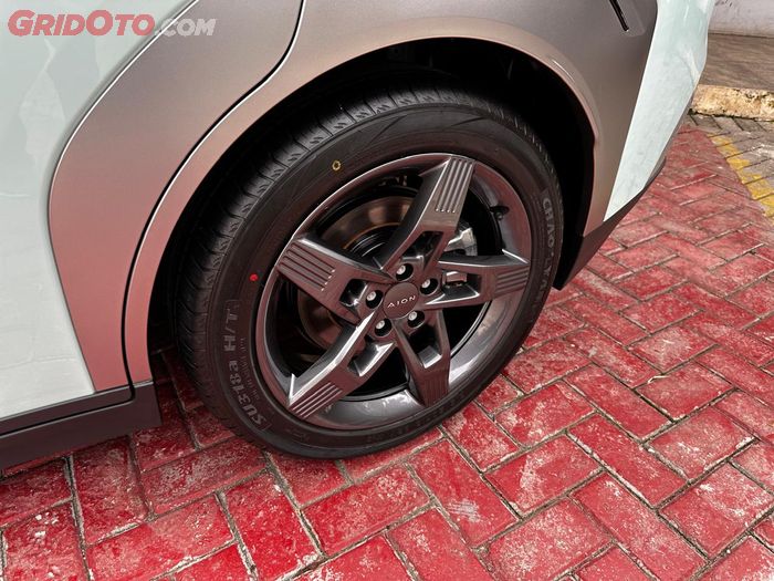 Pelek GAC Aion Y Plus berdiameter 18 inci