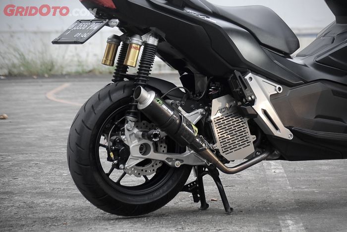 Plus minus ganti ukuran ban motor matic lebih besar dari standar.