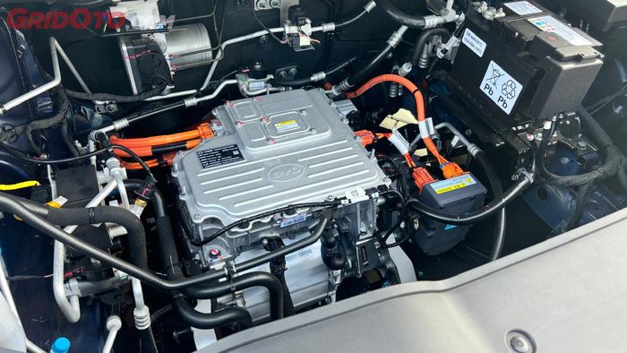 Motor listrik BYD M6 Superior dengan tenaga 201 dk dan torsi 310 Nm