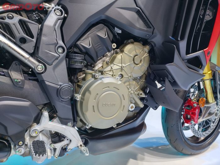 Mesin V4 1.103 cc Ducati Multistrada V4 RS merupakan turunan superbike Ducati Panigale V4 S