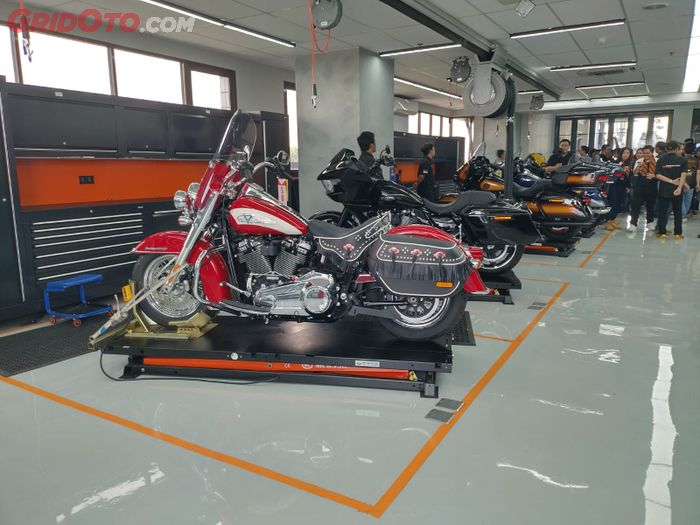 Terdapat 5 service bay yang melayani servis ringan sampai berat di Indomobil Harley-Davidson of Jakarta