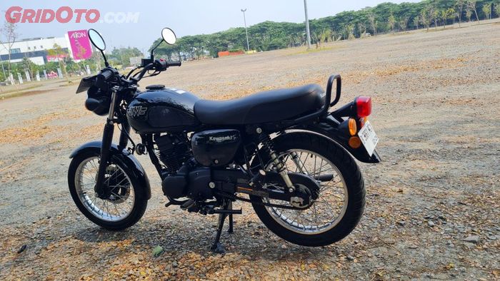 Kawasaki W175L bukan injeksi tapi juga punya banyak fitur baru