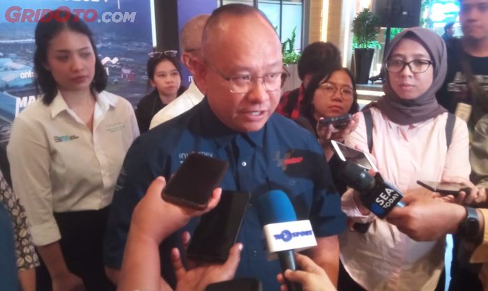 Troy Warokka, Direktur Commercial Indonesia Tourism Development Corporation (ITDC) mengaku akan menuntaskan soal hosting fee ke Dorna Sport sebesar Rp 231 miliar.