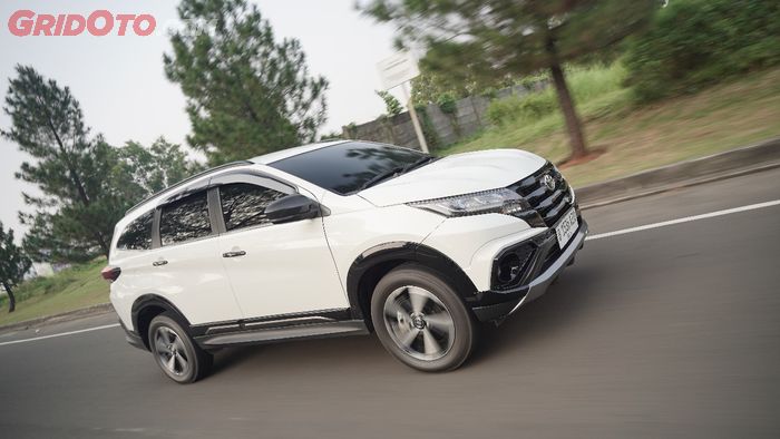 Toyota Rush GR Sport AT