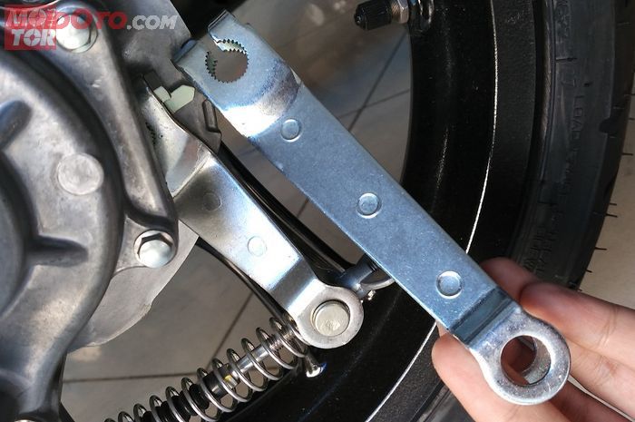 Paha rem teromol Yamaha Byson lebih panjang dari bawaan motor 